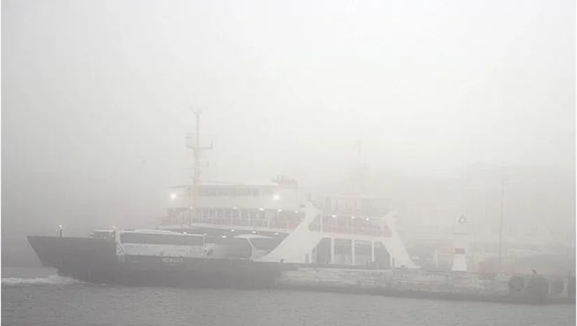 Çanakkale Boğazı'nda Gemi Geçişlerine Sis Engeli