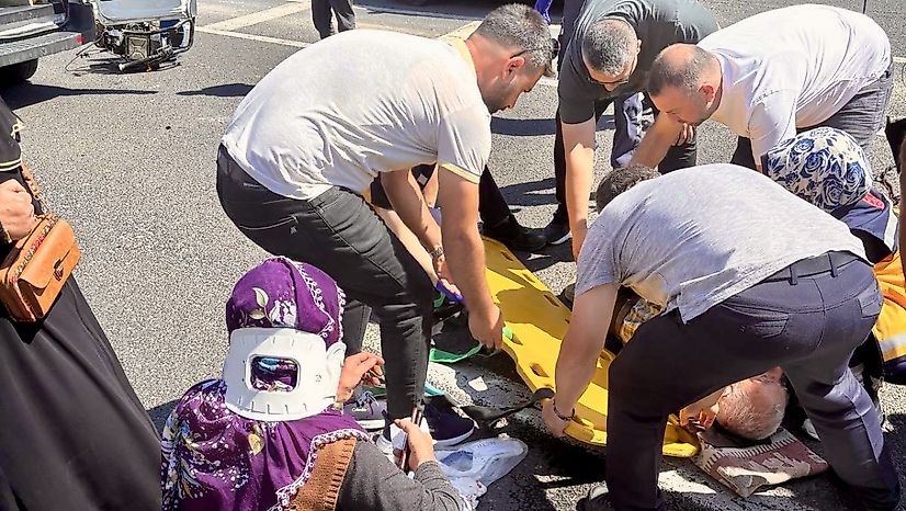 Darende'de Çapa Motoru İle Minibüs Çarpıştı: 1 Yaralı