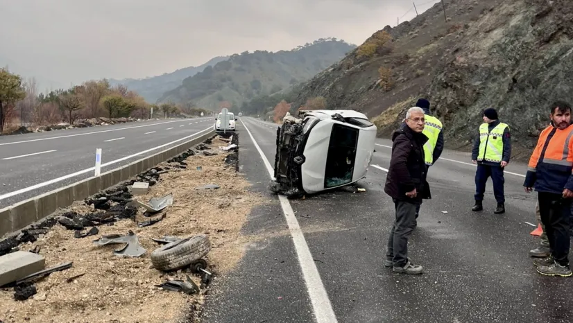 Doğanşehir'de Trafik Kazası: Lastik Patladı, Araç Devrildi