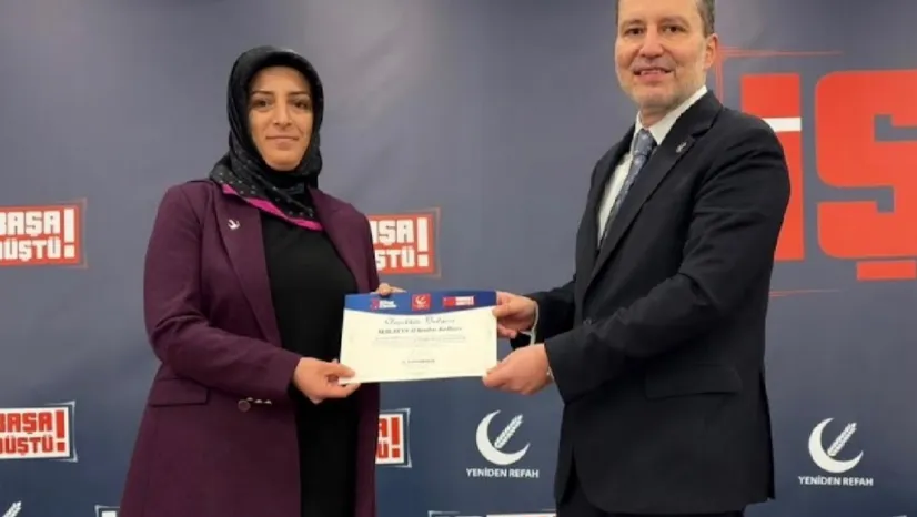 Dr.Fatih Erbakan'dan Başkan Koşar'a Ödül