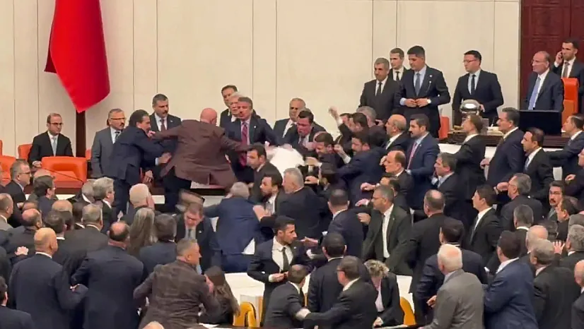 Genel Kurul'da Gergin Dakikalar: Vekiller Arasında Arbede