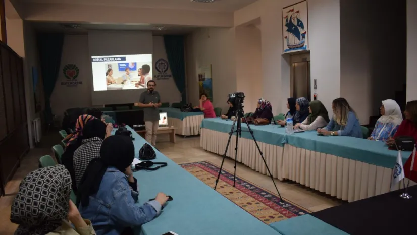 Girişimci Kadınlara 'Digital Pazarlama' Eğitimi Verildi
