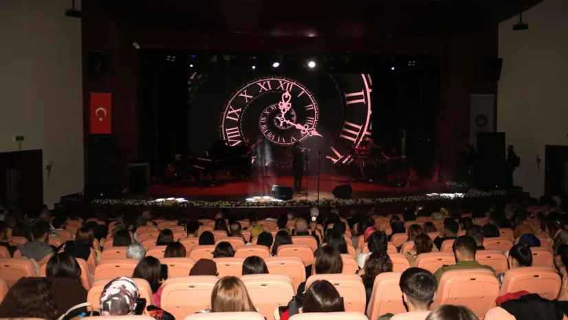 İnönü Üniversitesi'nde Müzik Ziyafeti: Solo Keman Konseri İlgi Gördü