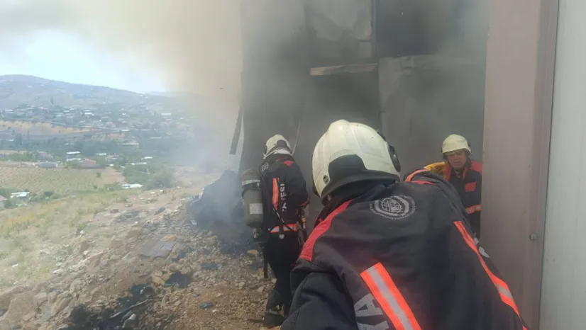 İnşaat işçilerinin kaldığı şantiyede korkutan yangın