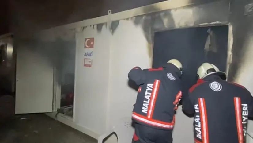 Konteyner Kentte Akşam Saatlerinde Yangın Paniği