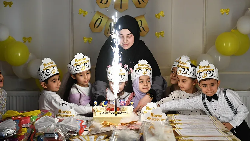 Kur'an-ı Kerim'e Geçiş Programında Duygu Dolu Anlar