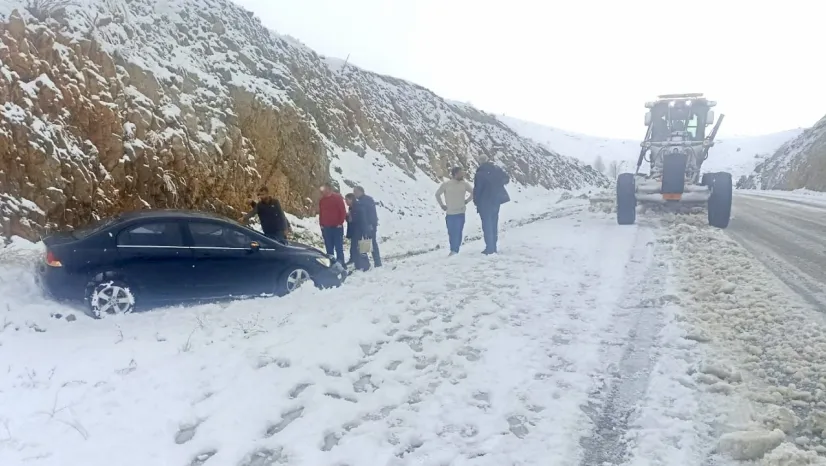 Malatya– Çelikhan Yolunda Yoğun Kar ve Tipi Ulaşımı Aksattı