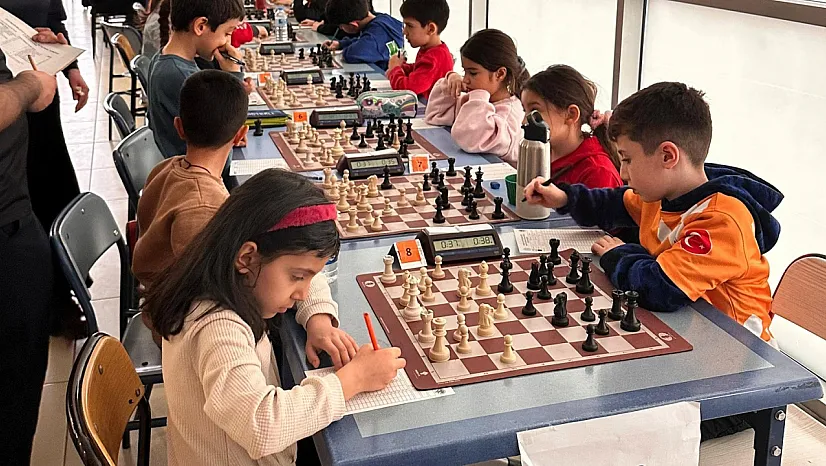 Malatya'da Anlamlı Yıldönümü: Genç Satranççılar Hamlelerini Atatürk İçin Yaptı