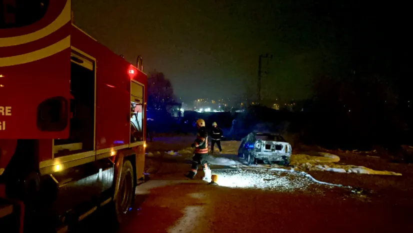 Malatya'da Park Halindeki Araç Alev Aldı: Tüp Faciası Önlendi