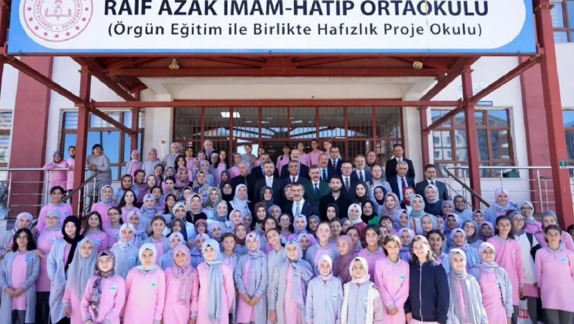 Öğrenci ve Öğretmen Sayısı Artıyor: 1,18 Milyon Öğretmen Görev Yapıyor