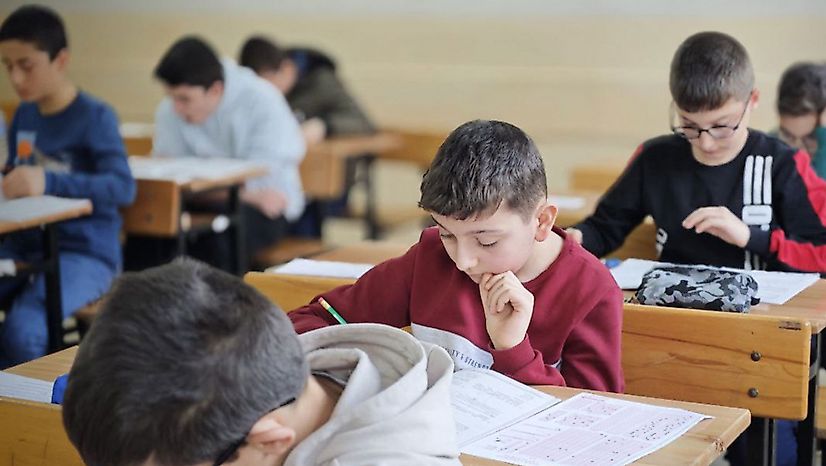 Okullarda Yeni Dönem: Kayıt Parası ve Ücretli Kaynak Kitap Yasak