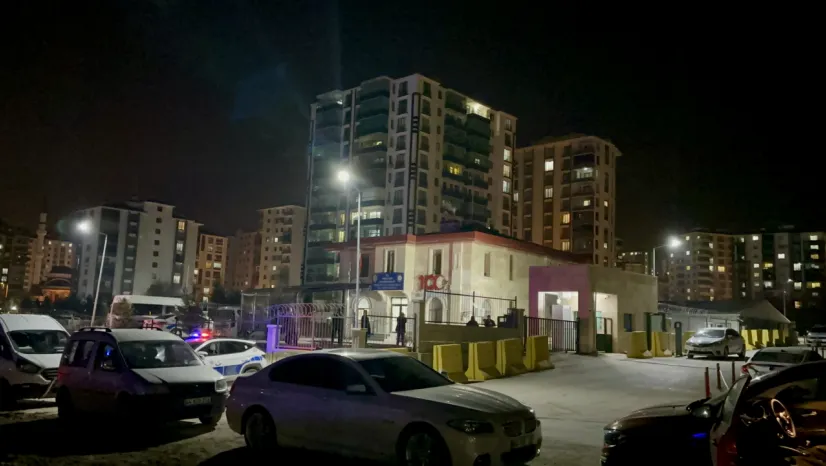 Silahlı saldırı sonrası karakol önünde kan aktı: 2 kişi bıçaklandı