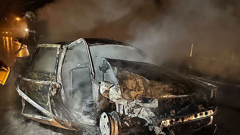Tohma Köprüsü'nde Kaza: 4 Yaralı, Bir Araç Yandı