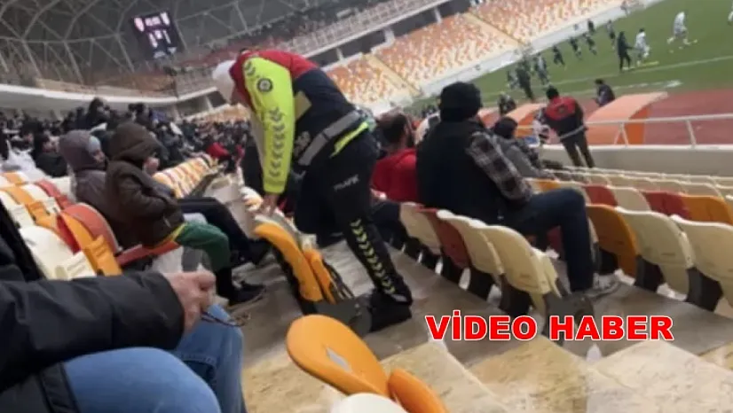 Trafik Polisinden Minik Taraftara Anlamlı Destek