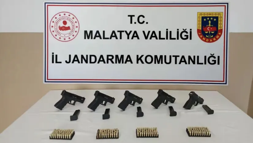 Yeşilyurt'ta Silah Operasyonu: 5 Tabanca ve 200 Fişek Ele Geçirildi
