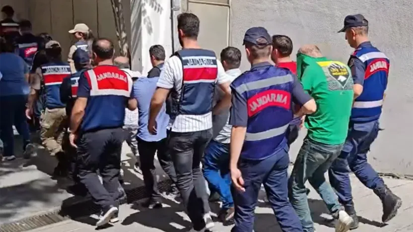 10 ilde suç örgütü operasyonu: 74 gözaltı