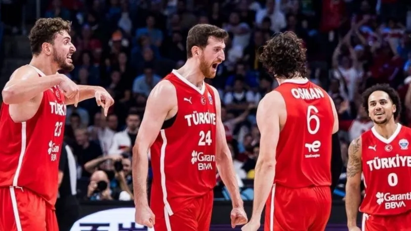 12 Dev Adam Yarı Finalde Yunanistan'ı Ezdi, Finalde Almanya ile Karşılaşacak