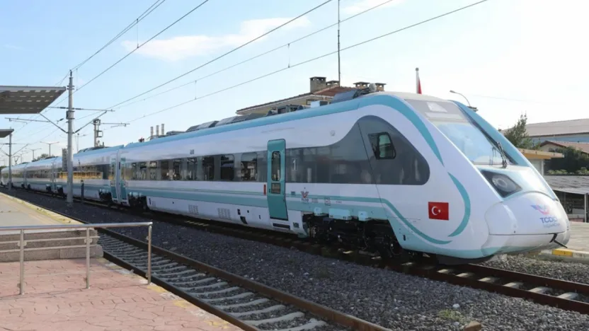 127 yeni nesil yerli ve milli yük vagonu raylara indirildi