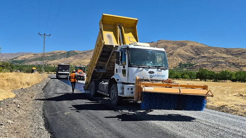 20 Kilometrelik Grup Yolunda Asfalt Çalışmaları Sürüyor