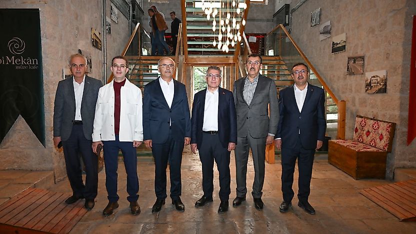 Abdullah Güler'den Bi Mekân Müze Kafeye Övgü: 'Çok Güzel Bir Yer Olmuş'