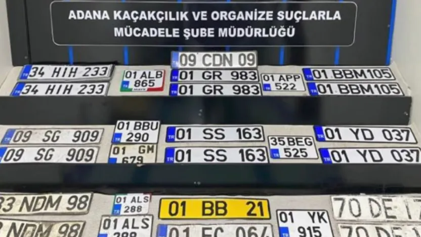 Adana'da oto yıkamacıya operasyon: 27 sahte plaka ele geçirildi
