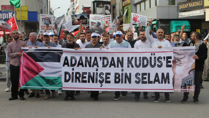 Adana Gazze için yürüdü: 'Gazze'ye kim el atacaksa o bu ümmetin lideri olacak'