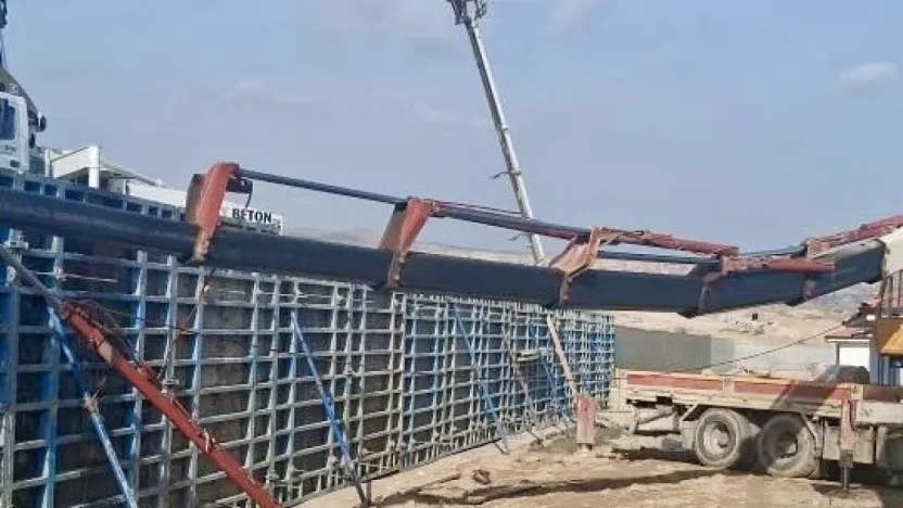 Ağılbaşı Mahallesi'nde Vinç Kazası: 1 İşçi Yaralandı