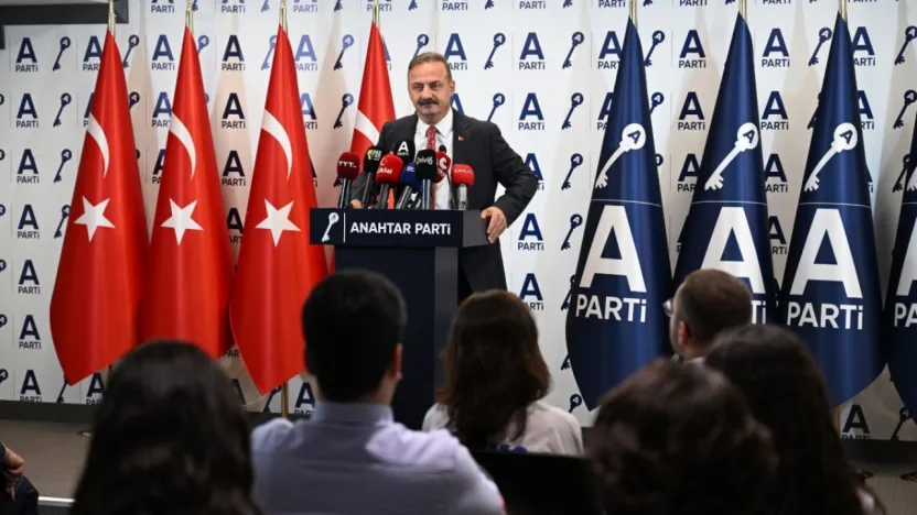 Ağıralioğlu: 'Sizin hissenize Öcalan düştü, bizim hissemize tabuta sığmayan kahramanlar'