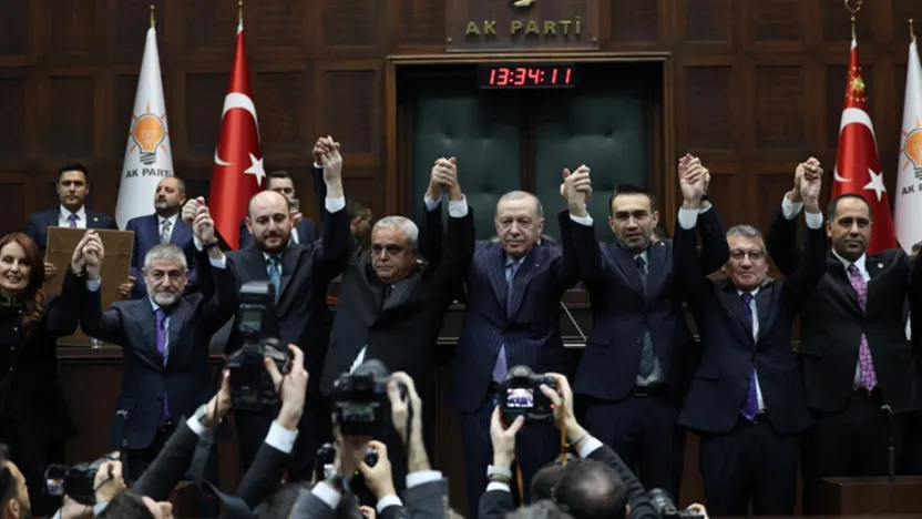 AK Parti'nin TBMM'deki Sandalye Sayısı 272'ye Yükseldi