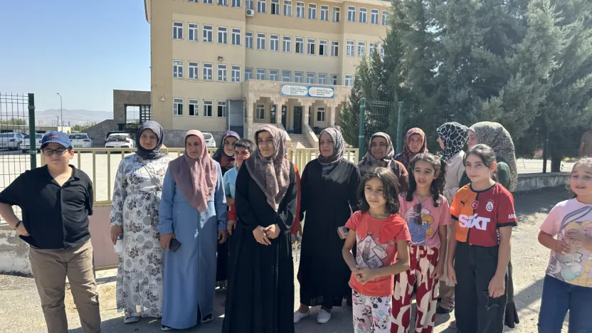 Alişar Mahallesi Velilerinden Taşımalı Eğitim Kararına Protesto