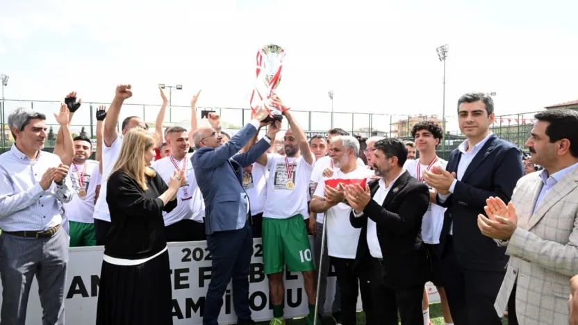 Ampute Futbol Takımı Şampiyonluk Kupasını Aldı