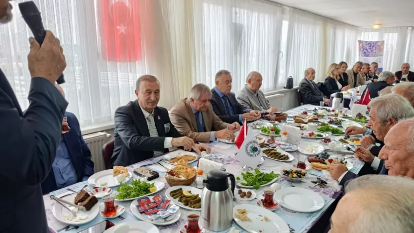 Ankara'da Memleket Hasreti Giderildi: Yöresel Lezzetler ve Türkülerle Kahvaltı