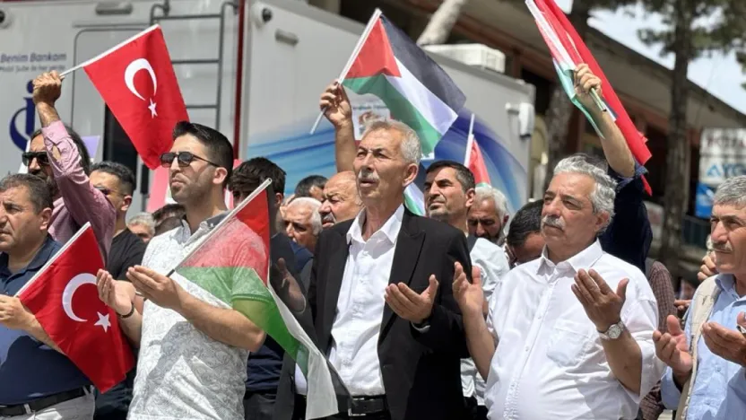 Arapgir'de Gazze Şehitleri İçin Gıyabi Cenaze Namazı Ve Yürüyüş Düzenlendi