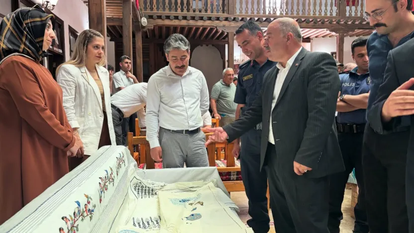 Arapgir Halk Eğitimi Merkezi Yılsonu Sergisi Yoğun İlgi Gördü