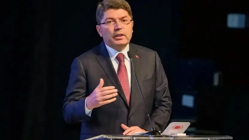 Bakan Tunç: Hukuka yalnızca ilk 100 binden öğrenci alınacak
