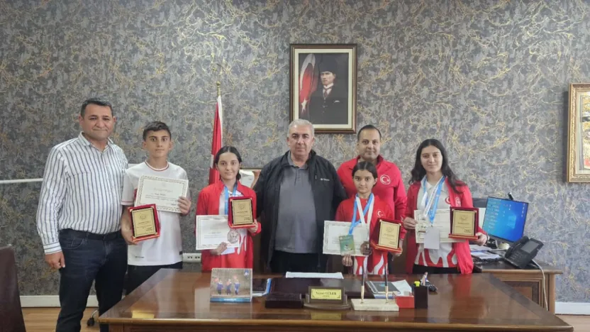 Başarılı Sporcu Kardeşler Gülşen'den Halk Eğitimi Merkezi'ne Anlamlı Ziyaret
