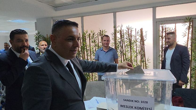 Başkan Sadıkoğlu, oyunu kullandı