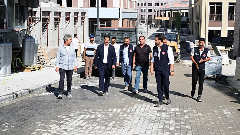Başkan Taşkın'dan Şemsiye Sokak Müjdesi
