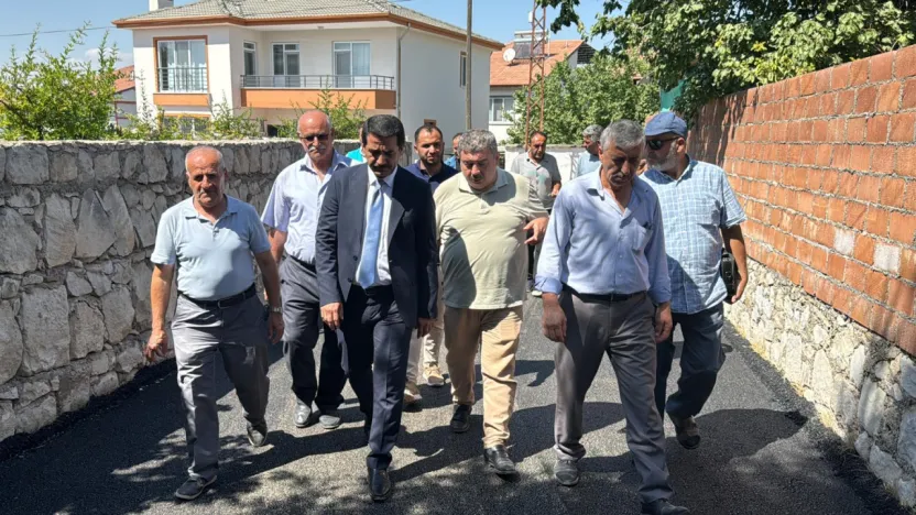Başkan Taşkın Toptaş Mahallesi'nde Sıcak Asfalt Çalışmalarını İnceledi