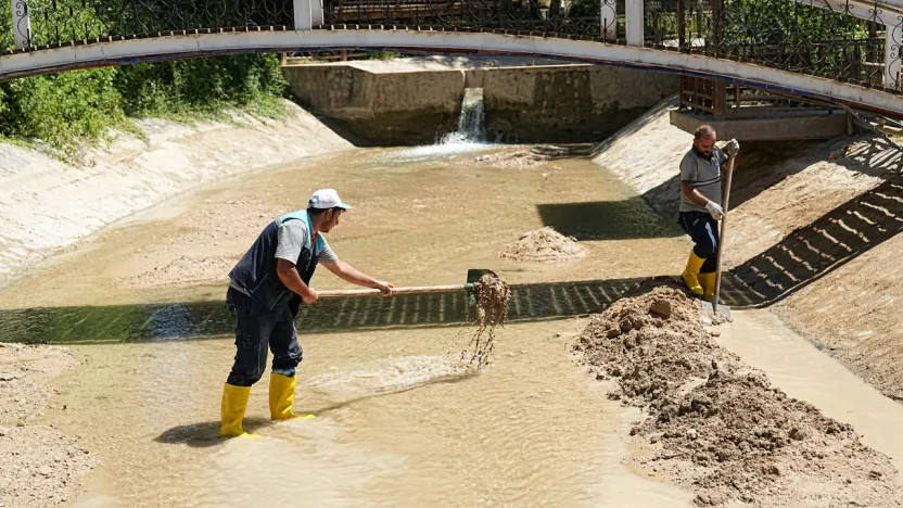 Battalgazi Belediyesi'nden Çınar Park'ta Temizlik Çalışması
