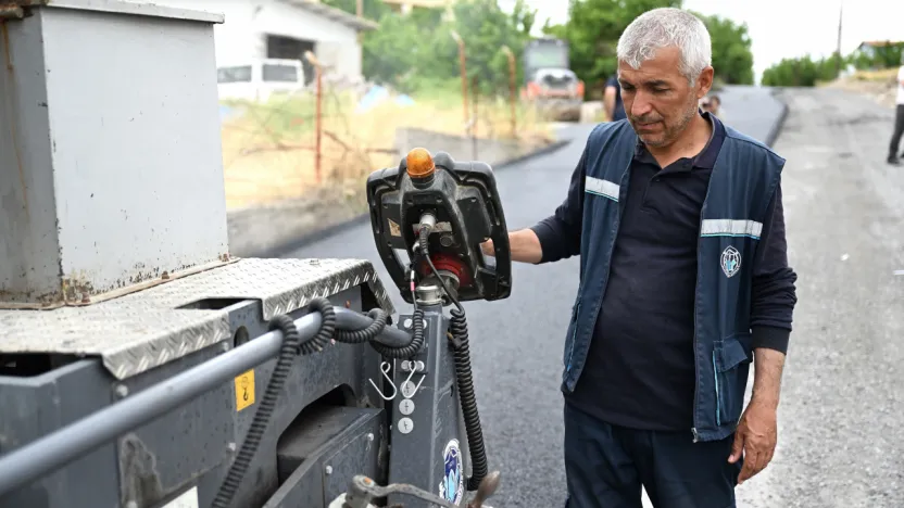 Battalgazi Belediyesi'nden Meydanbaşı Mahallesi'ne Sıcak Asfalt Hizmeti
