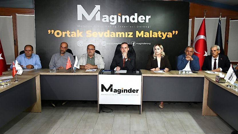 Battalgazi Muhtarlar Derneği'nden Salih Karademir'e Onur Ödülü