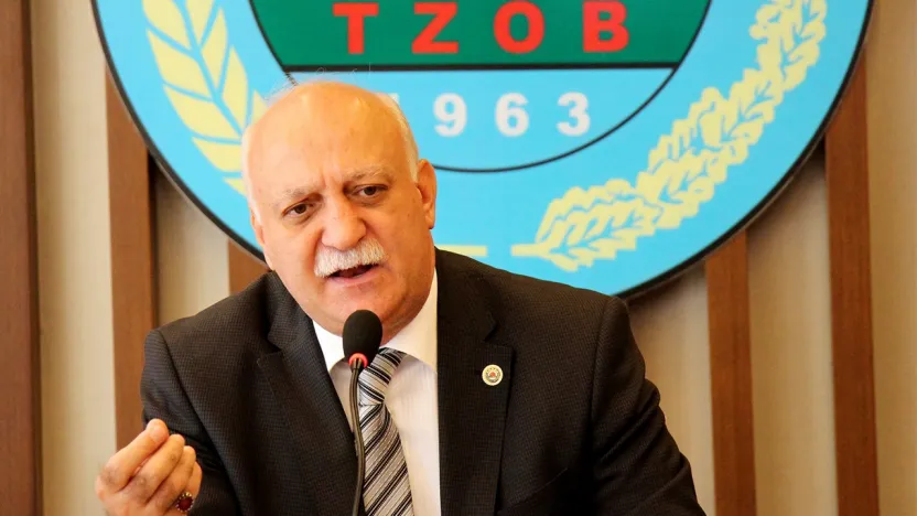Bayraktar, Kastamonu'da zirai dondan zarar gören bahçelerde incelemelerde bulundu