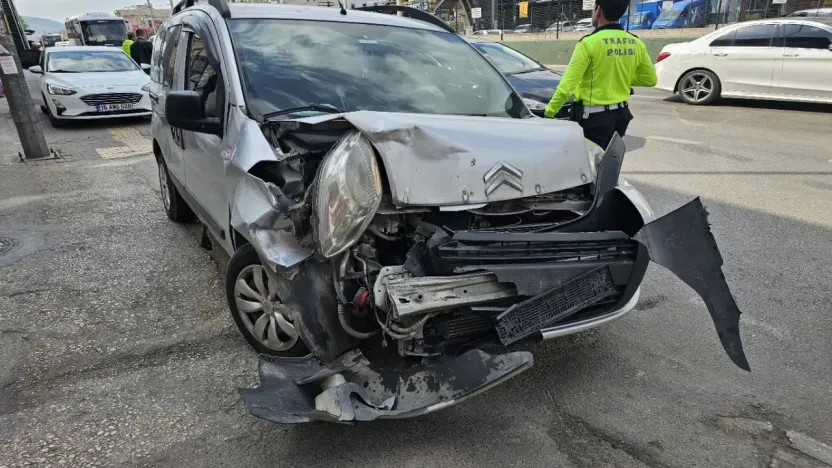 Bayramın ilk gününde 692 trafik kazası: 7 kişi hayatını kaybetti, 1128 kişi yaralandı