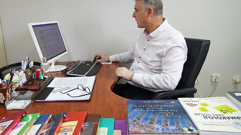 Bilinçsiz İlaç Kullanımına Dikkat! Ağrı Kesiciler Hayati Risk Taşıyor