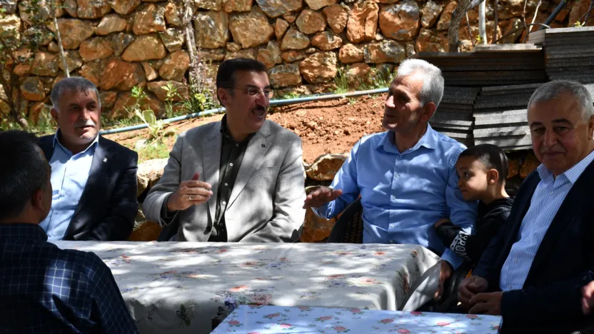 Bülent Tüfenkci Doğanşehir'de Vatandaşlarla Birebir Görüştü, Sorunlar İçin Hızlı Müdahale