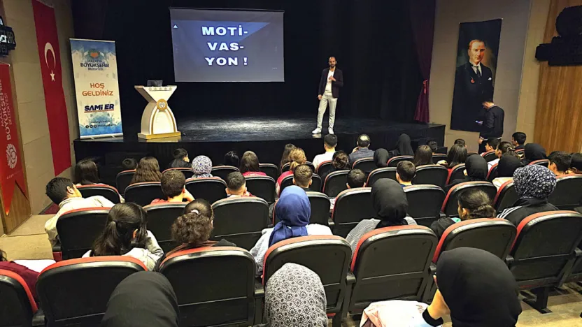 Büyükşehir Semt Konaklari Öğrencilerine Motivasyon Semineri Verildi