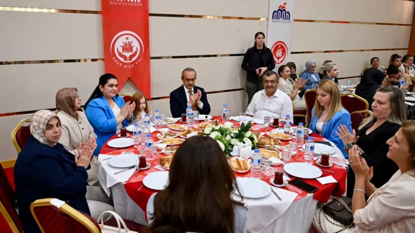 Çocuklara Verilebilecek En Güzel Hediye Aile