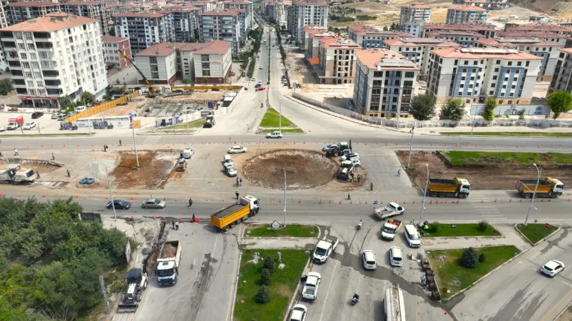 Çöşnük Kavşağı'nda Düzenleme Çalışmaları Devam Ediyor