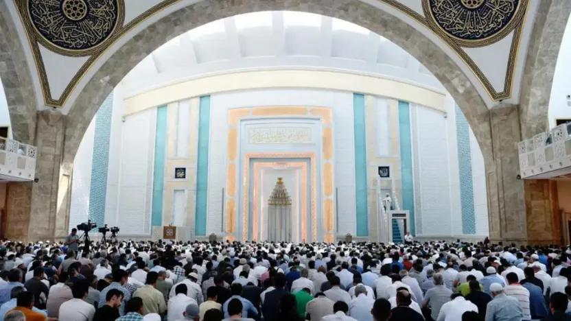 Cuma Hutbesi: Fedakârlığın zirvesi isar